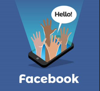 ידיים קופצות עם הכיתוב hello ו-פייסבוק, במטרה להראות את פילוח קהל היעד בפייסבוק